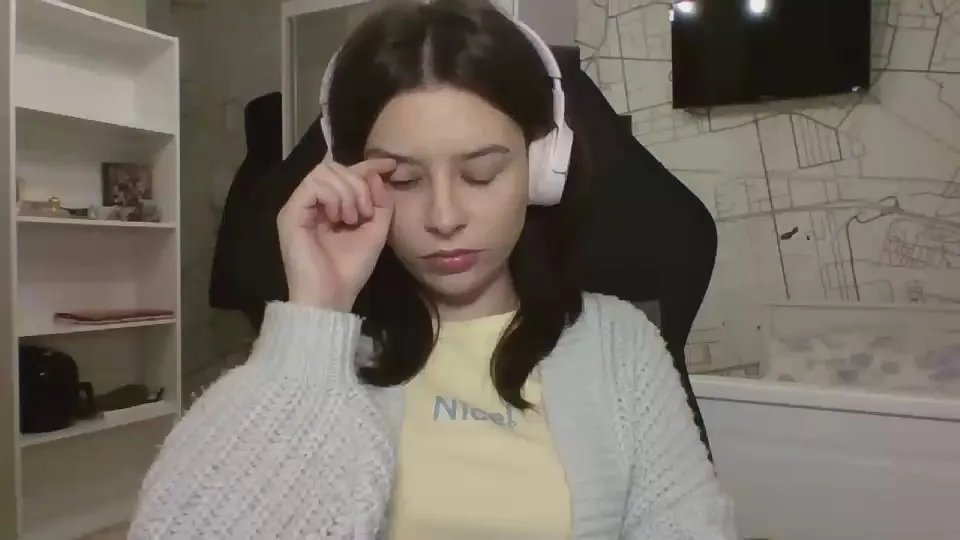 Offline LariceSweetgirl on Cam4