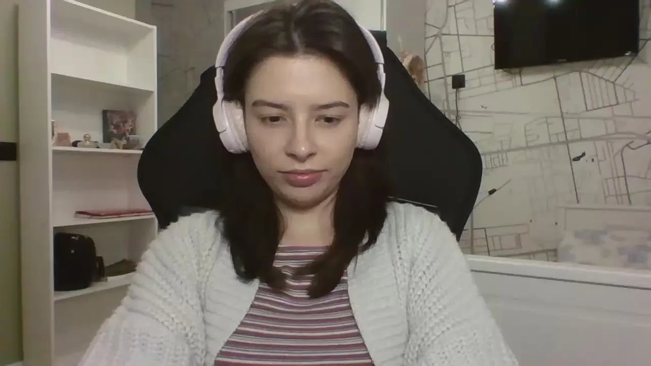 Offline LariceSweetgirl on Cam4