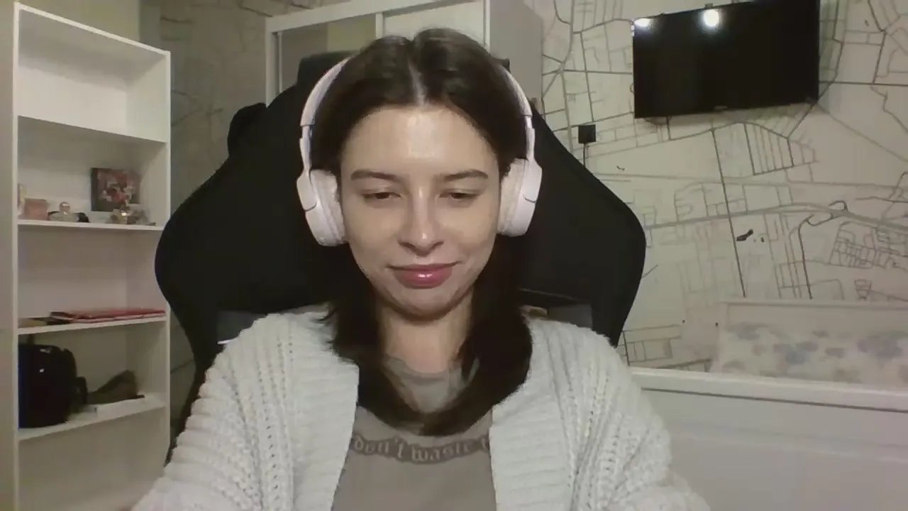 Offline LariceSweetgirl on Cam4