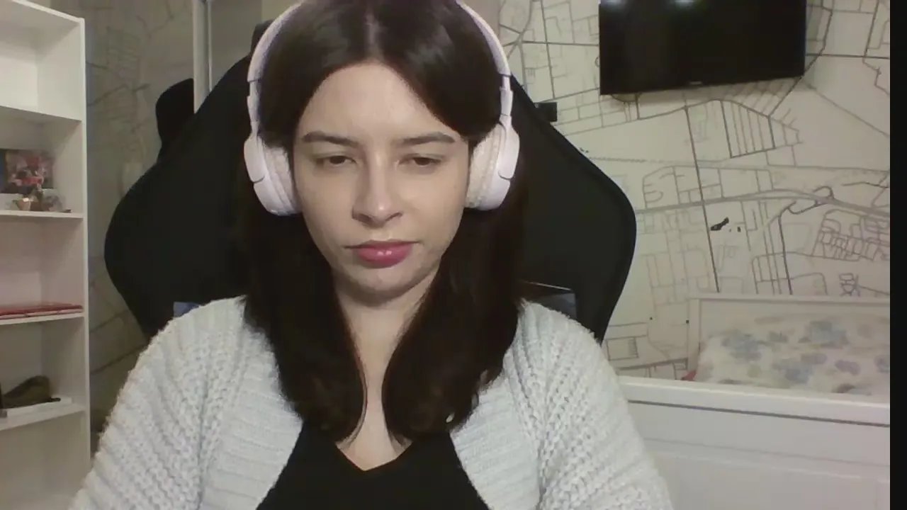 Offline LariceSweetgirl on Cam4