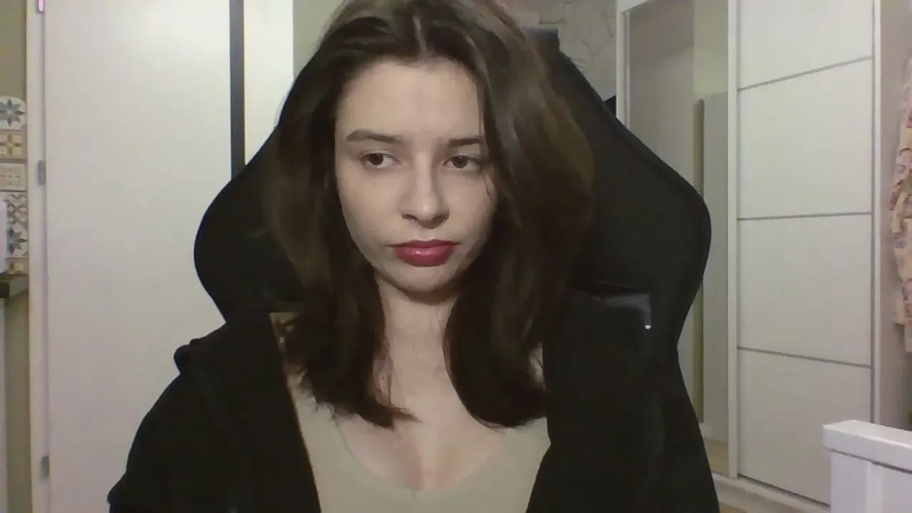 Offline LariceSweetgirl on Cam4