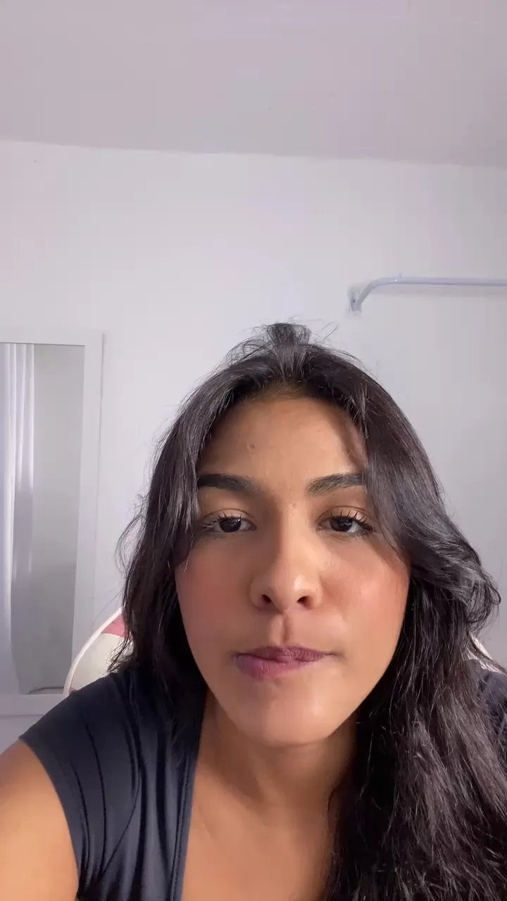 Offline laura2041 on Cam4