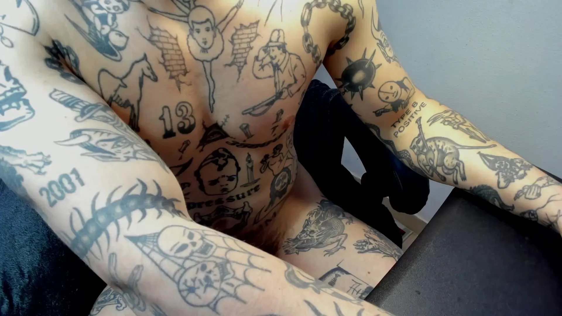 Offline Layneinchains on Cam4