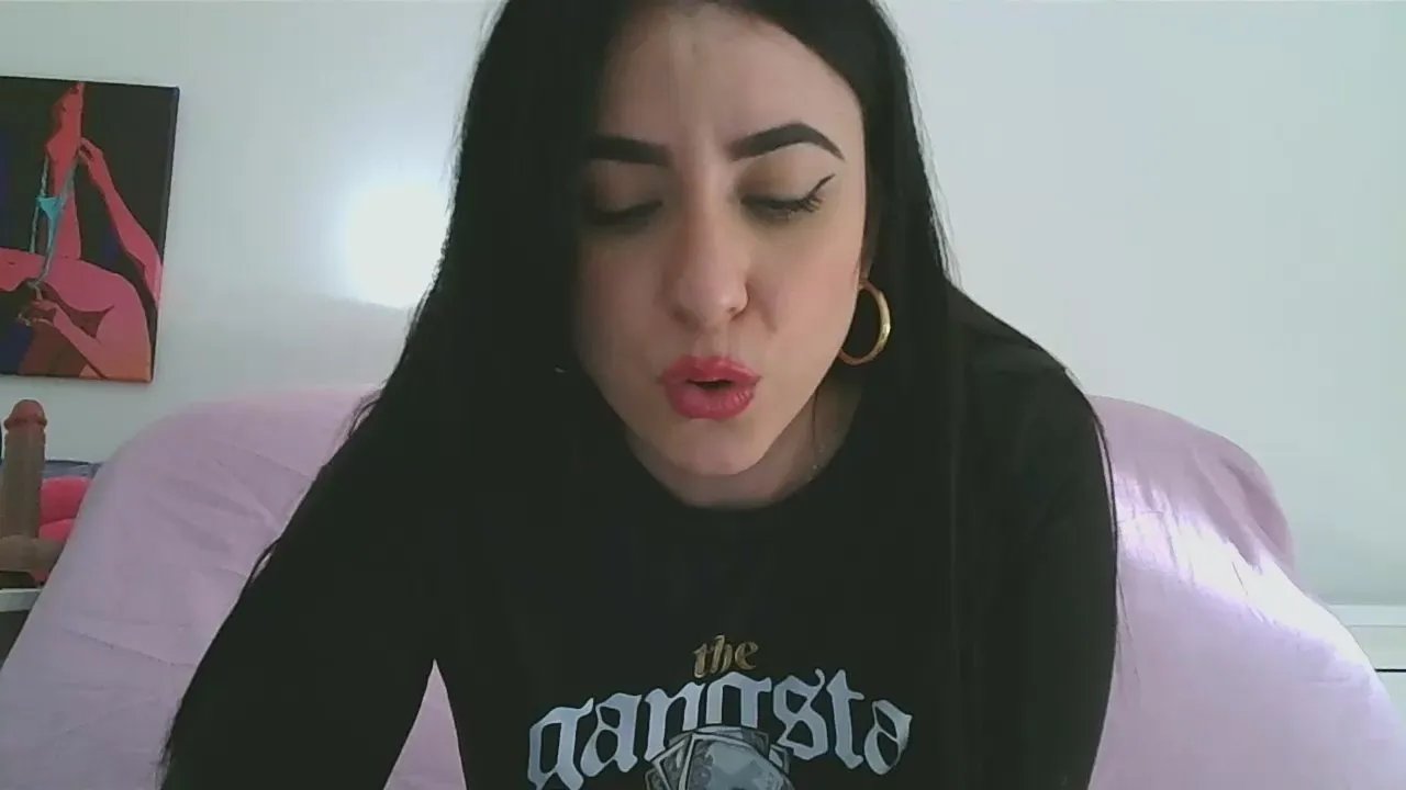 Offline LeilaCG28 on Cam4