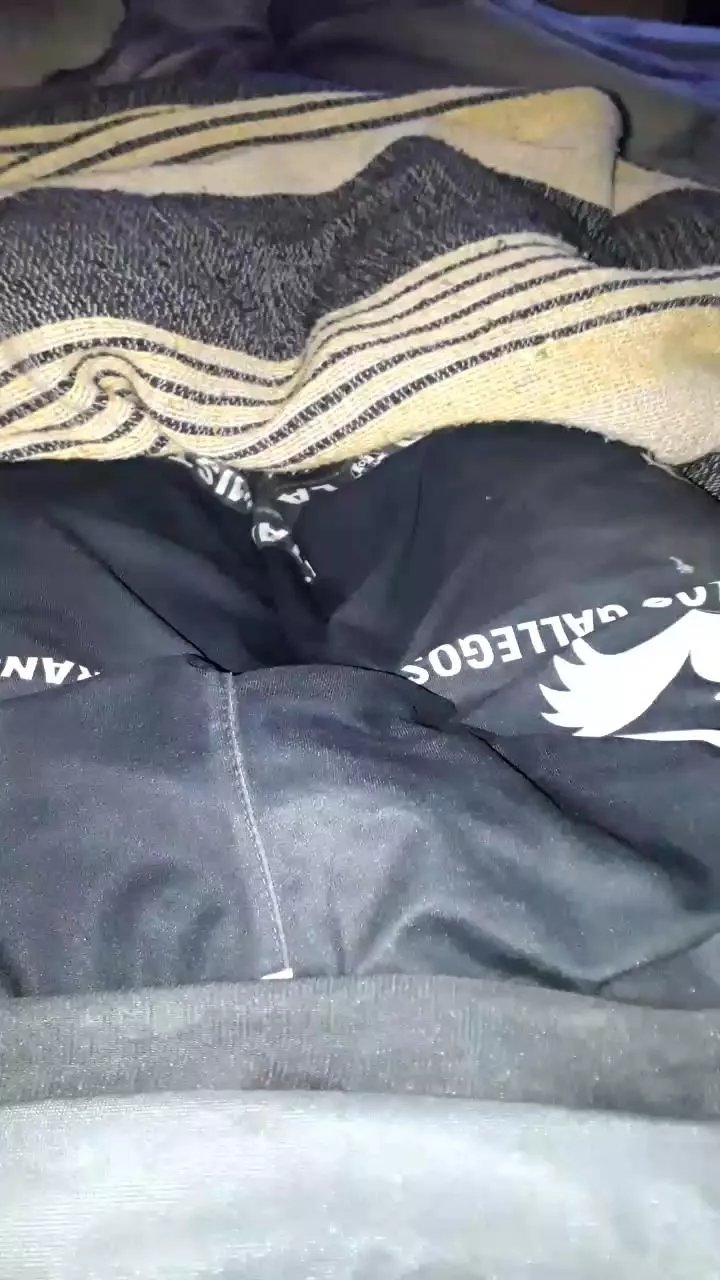 Offline Leo23cm5 on Cam4