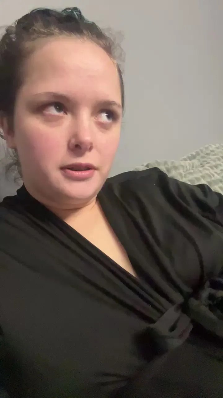 Offline littlered2xxx on Cam4