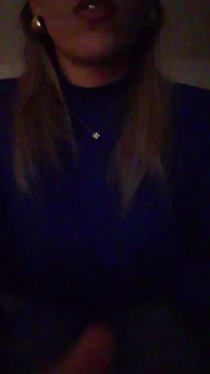 Offline Lolax30 on Cam4