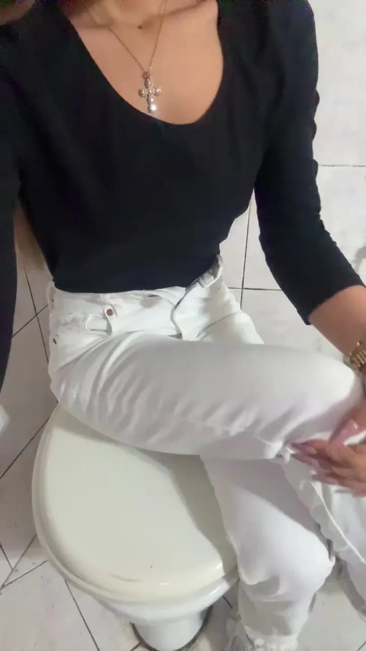 Offline Lorella345 on Cam4