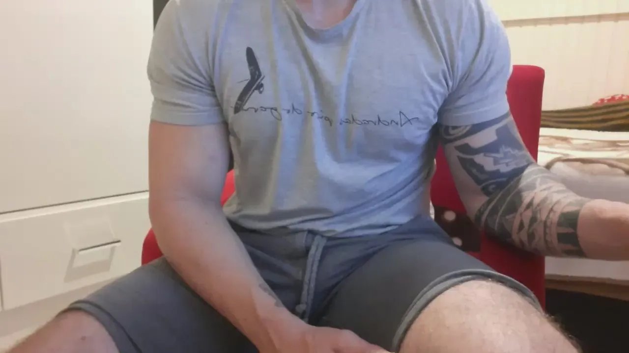 Offline LoveLirah on Cam4