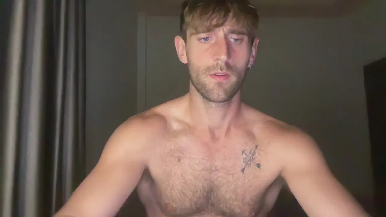 Offline LukeGunn on Cam4