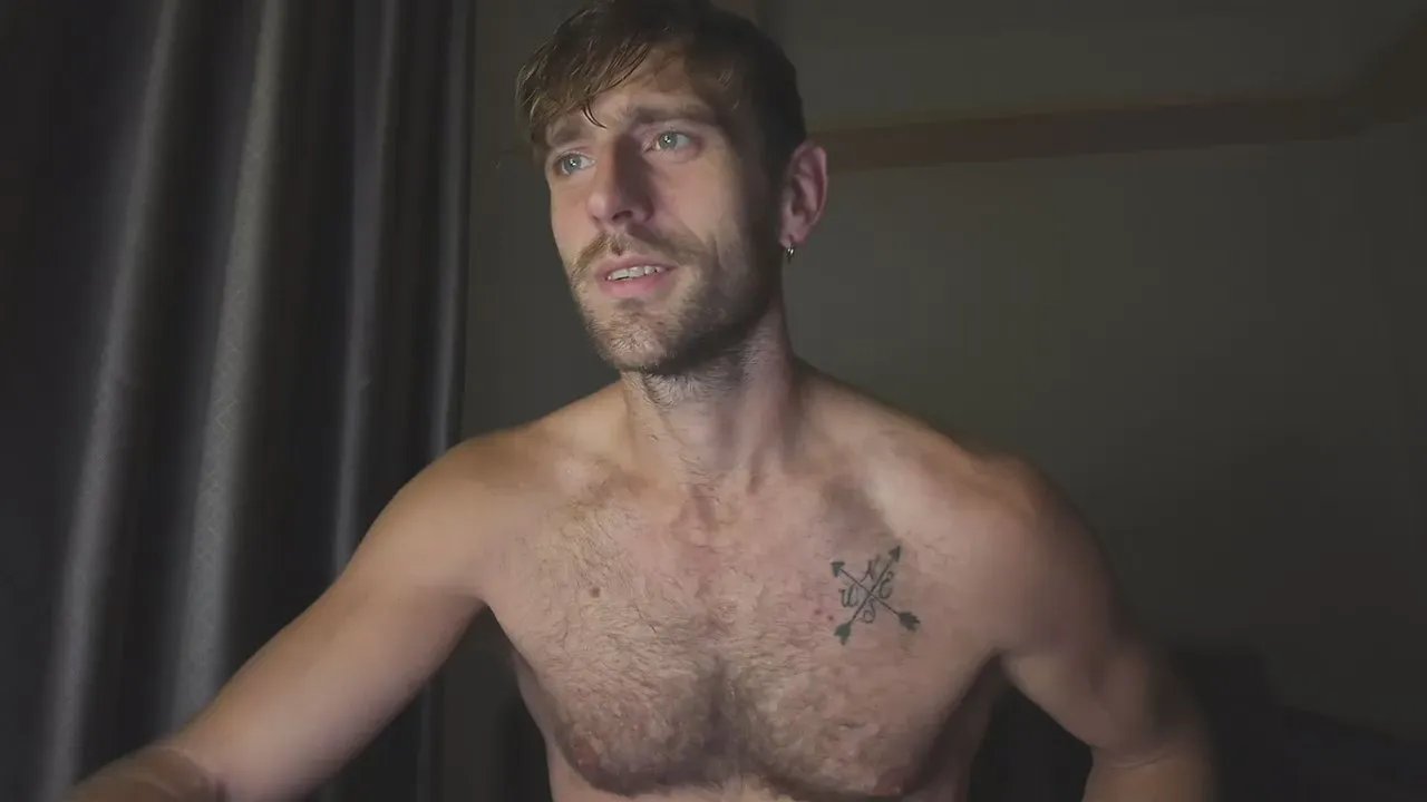 Offline LukeGunn on Cam4