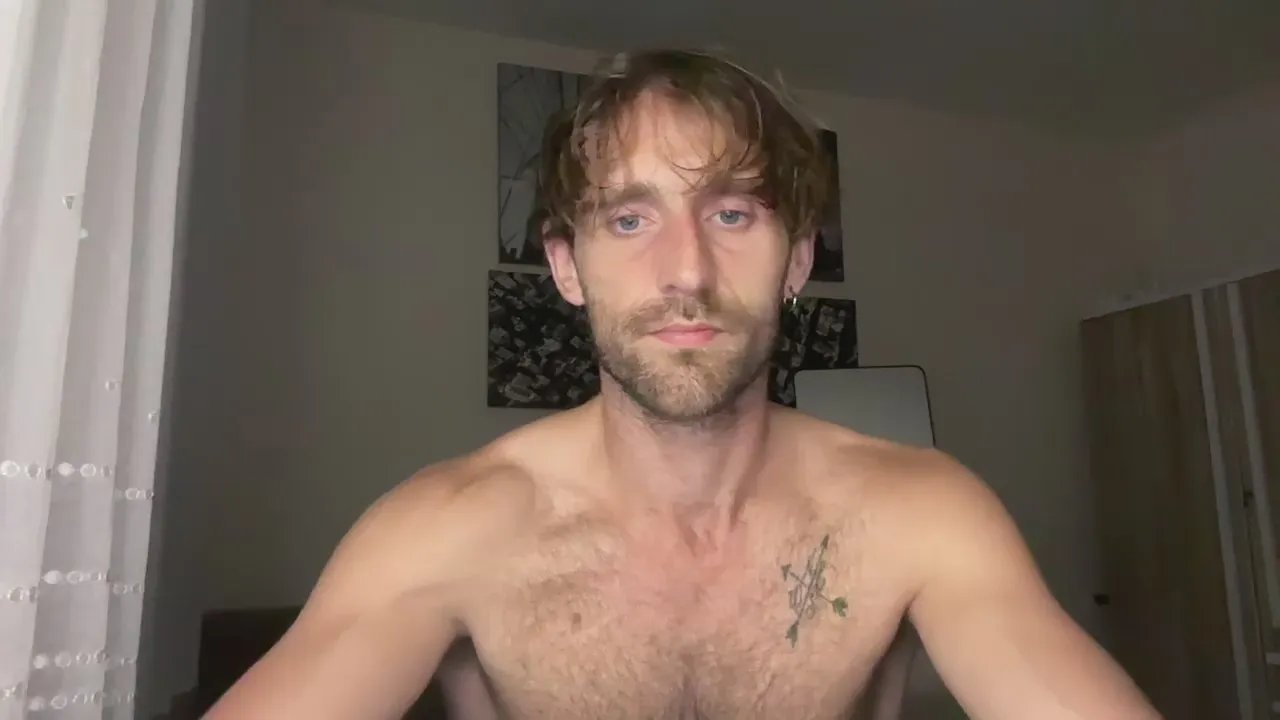 Offline LukeGunn on Cam4