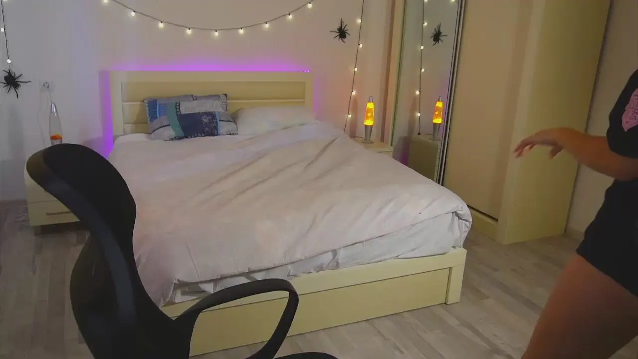 Offline LylianRosse on Cam4