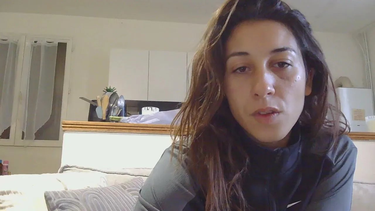 Offline Lyly_laurensaa on Cam4