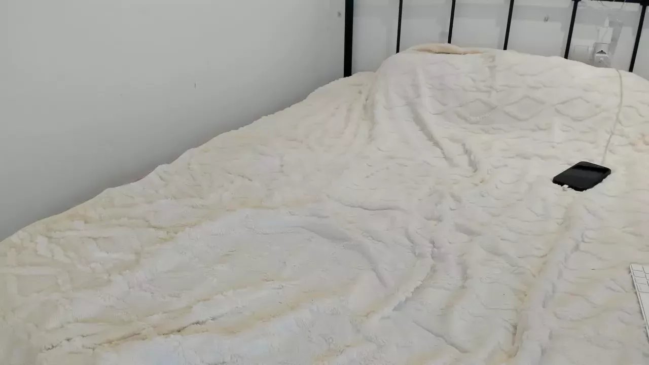 Offline Maria18_MAD on Cam4