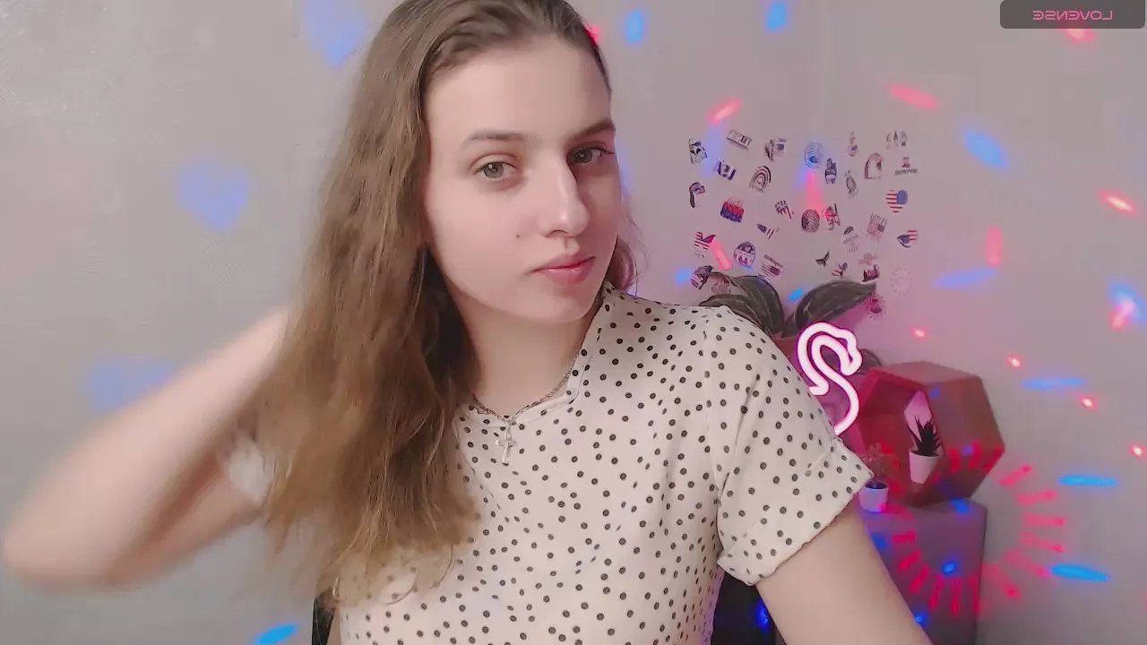 Offline MariaSmilee_ on Cam4