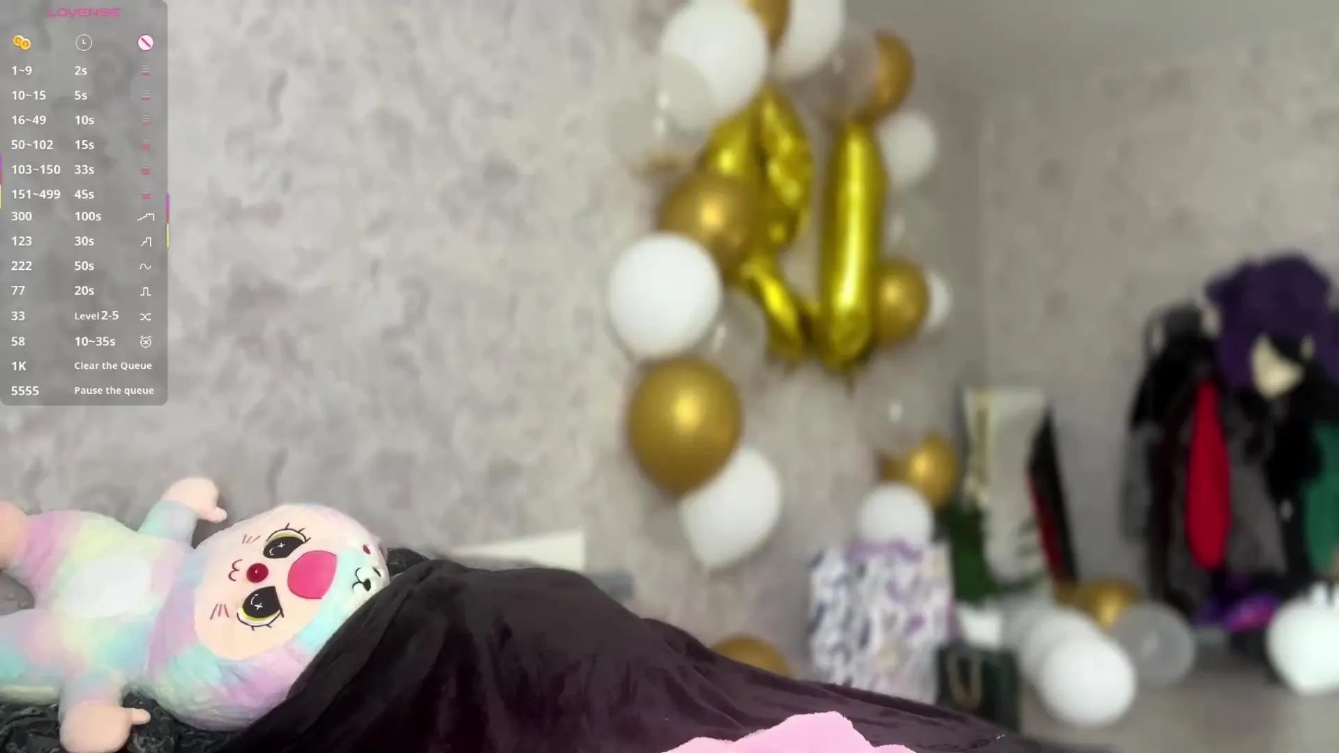 Offline MaydaEnderby on Cam4