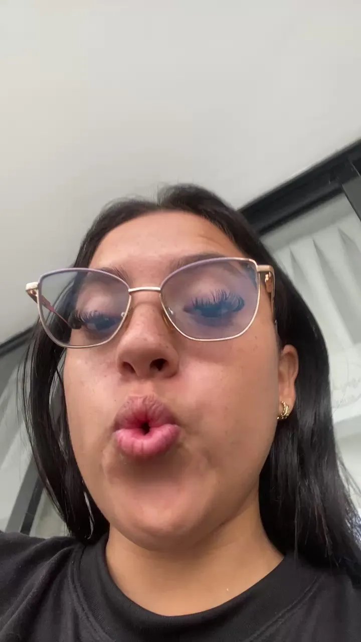 Offline Meggy_Mae on Cam4