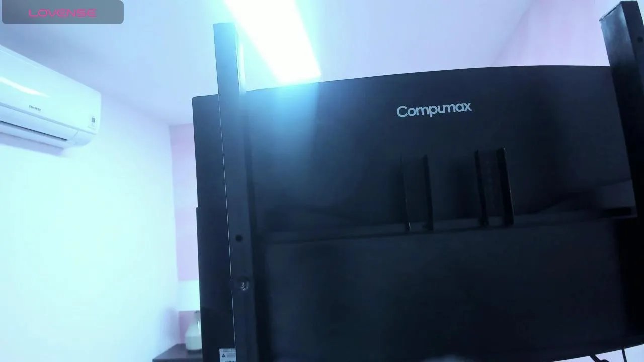 Offline Meggy_Mae on Cam4