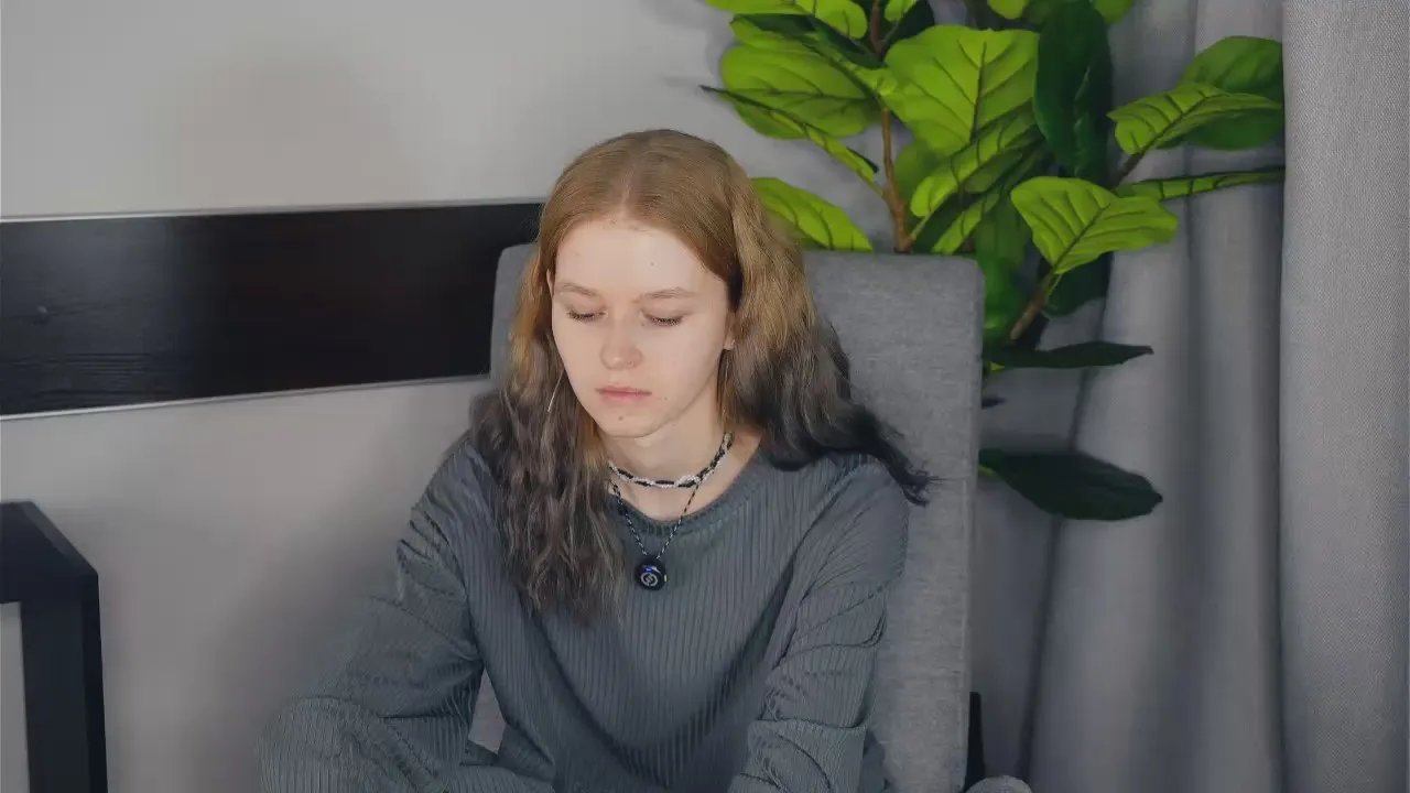 Offline MertieAlie on Cam4