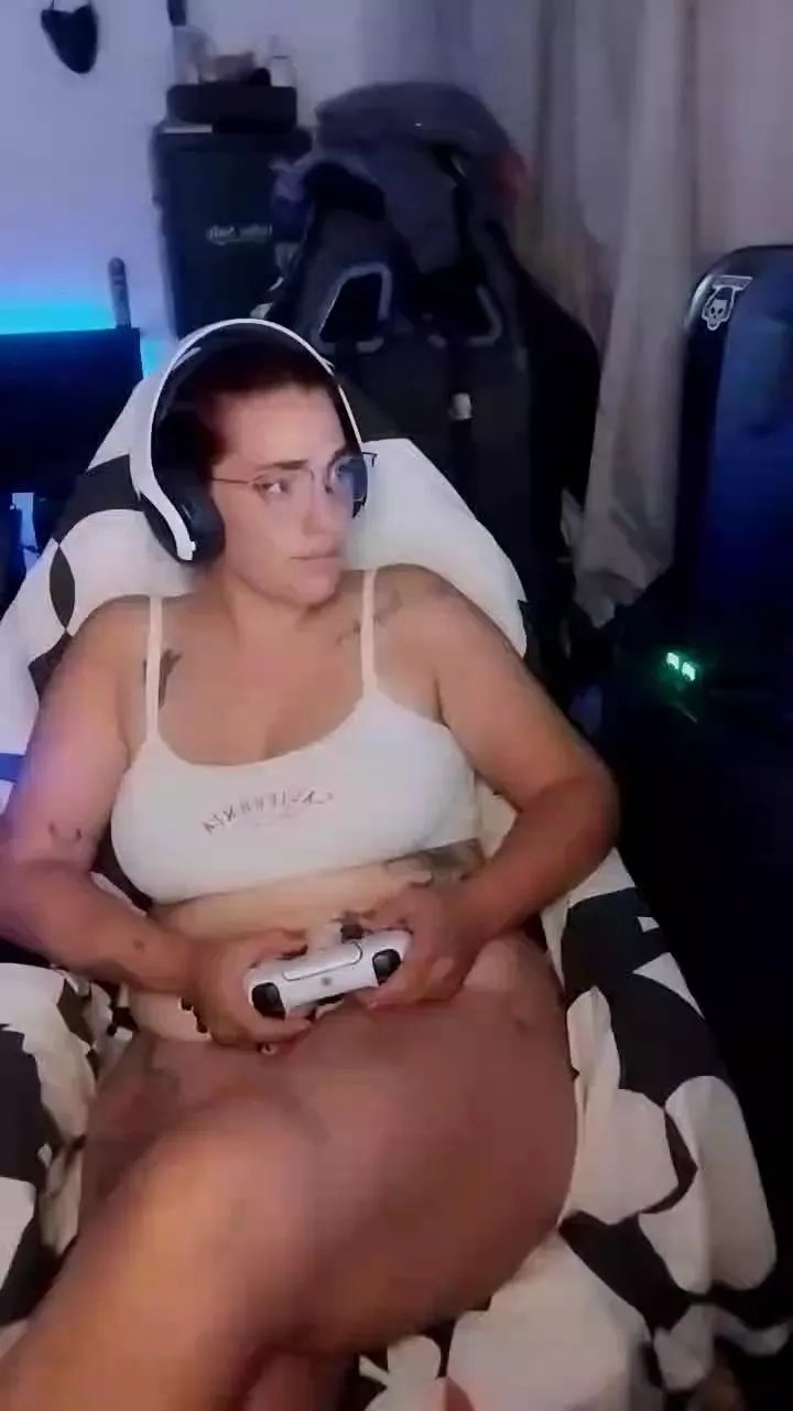 Offline mestizak94 on Cam4