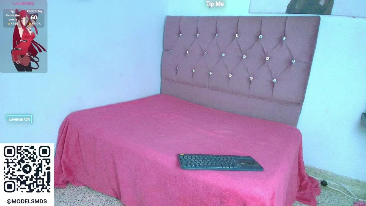 Offline mia_love_mds on Cam4