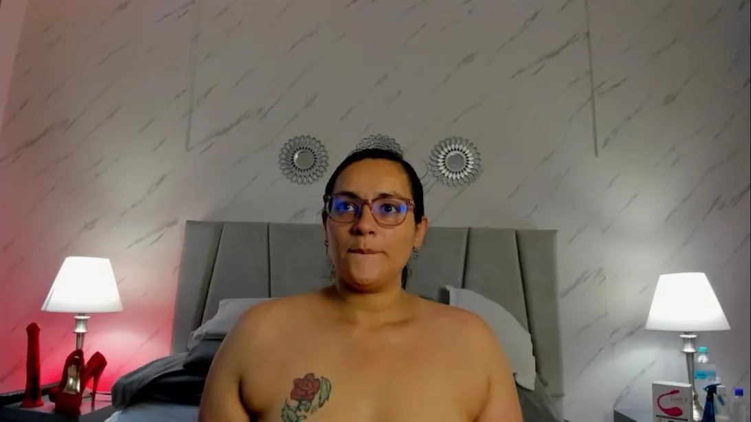 Offline MichellMonet on Cam4