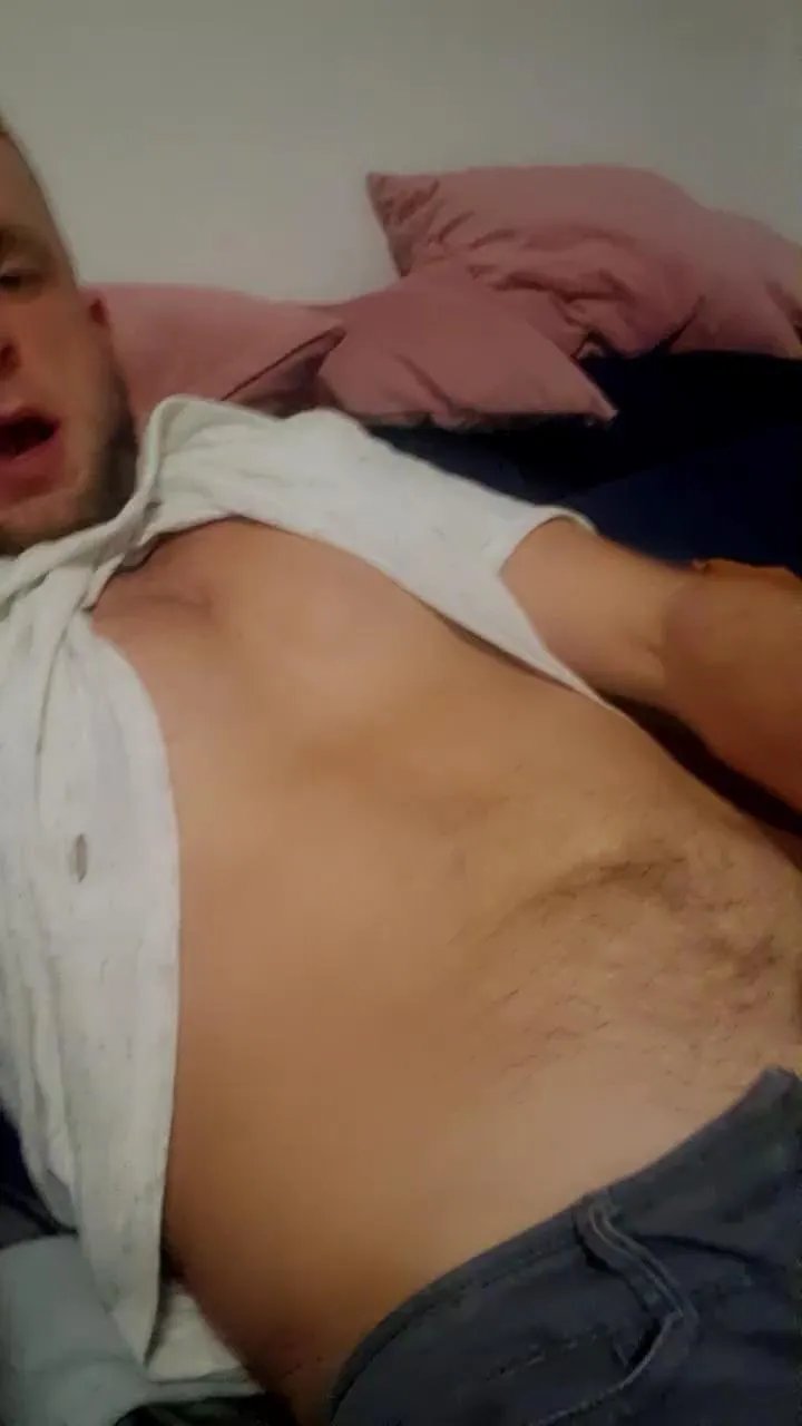 Offline Mikemilfhunter on Cam4