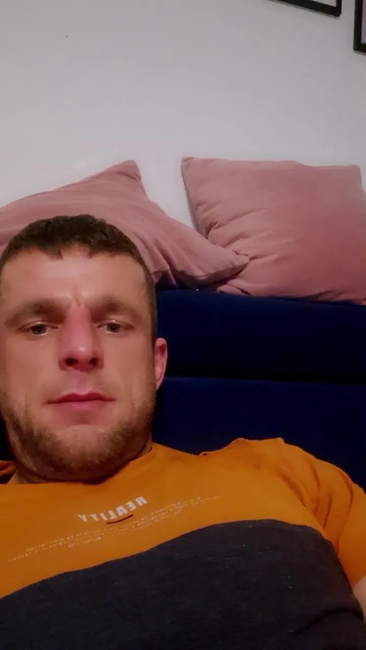 Offline Mikemilfhunter on Cam4