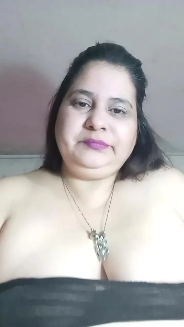 Freechat Milf2026 on Cam4