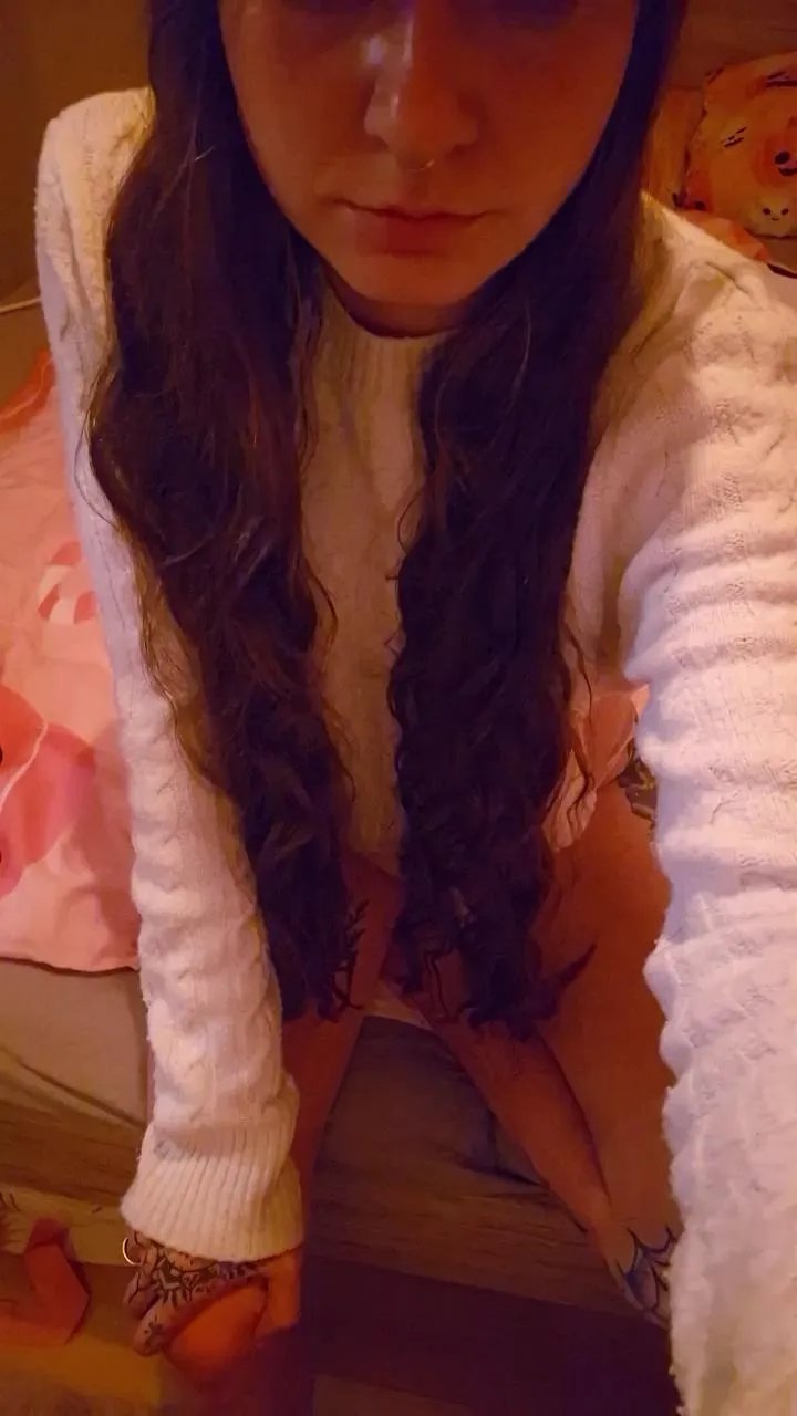 Offline Milfslips on Cam4