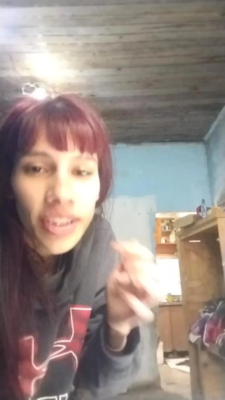 Offline Mili2204 on Cam4