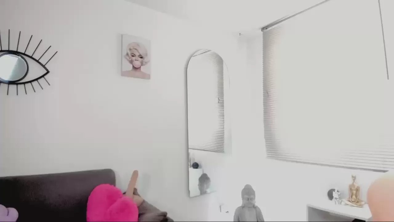 Missvaleriew on Cam4 