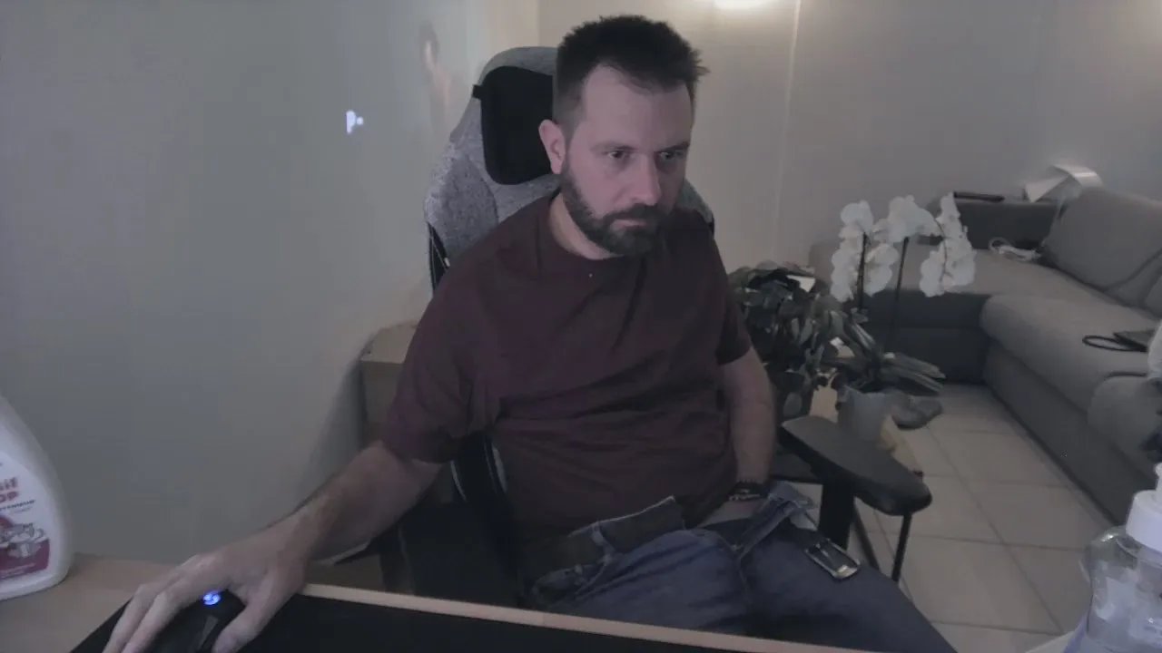 Freechat moi92160 on Cam4