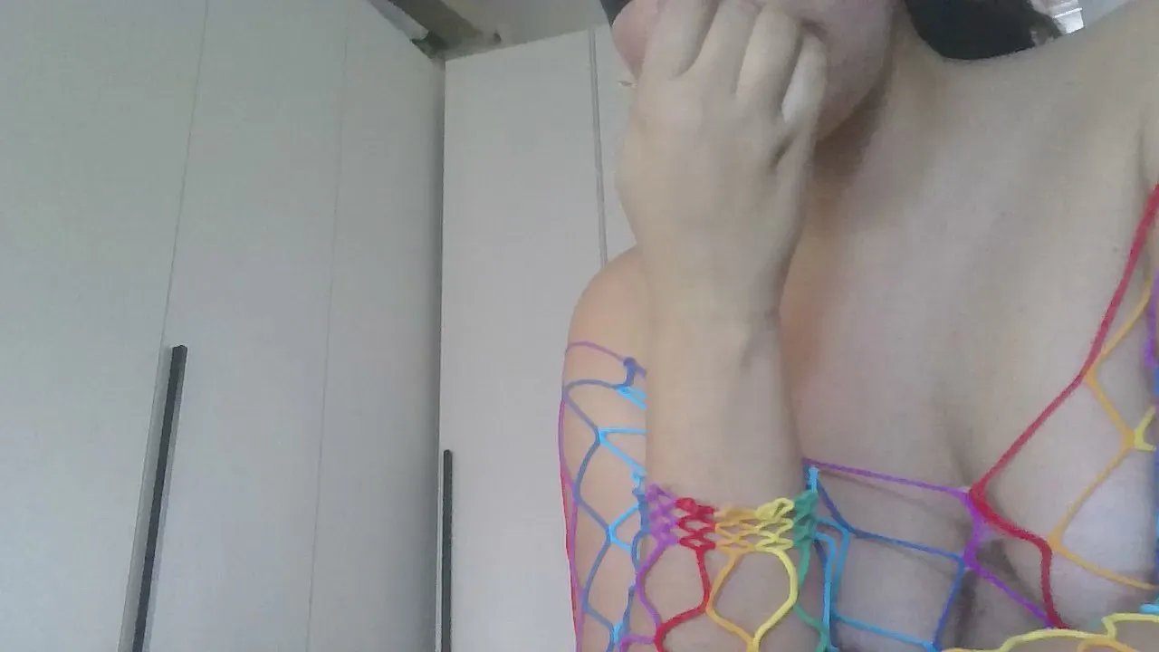 Offline Moniafeet on Cam4