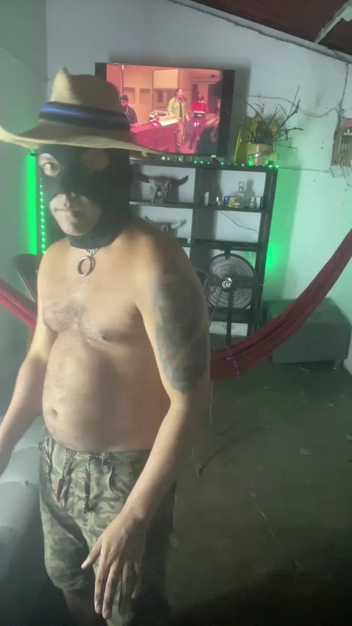 Offline MONSTER777DADDY on Cam4