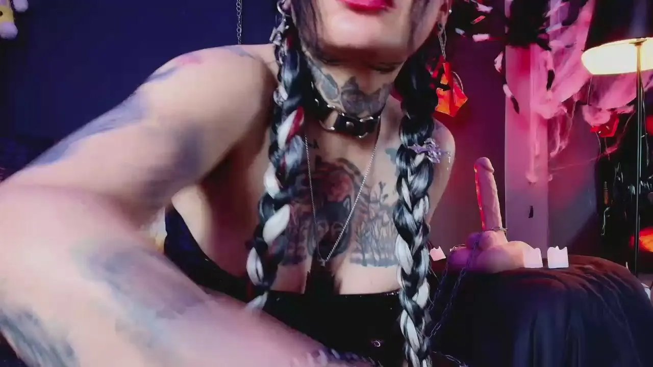 Offline MorganaCrowley on Cam4