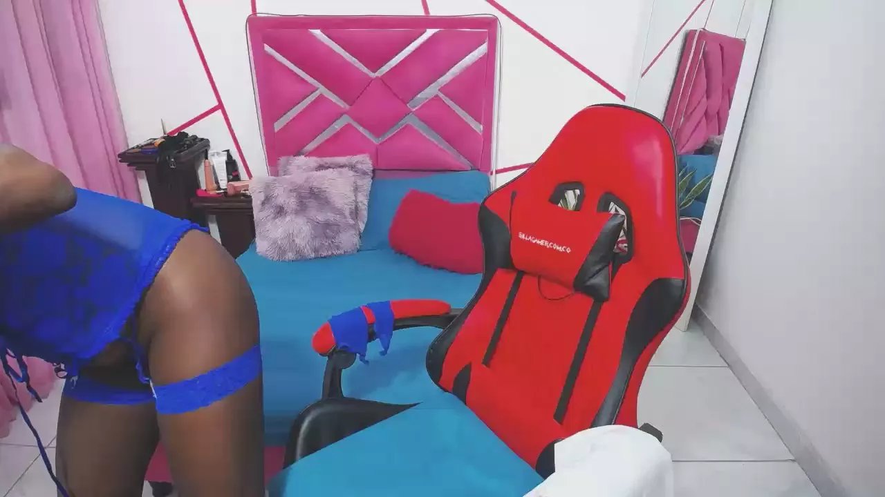 Offline NatashaBrunette on Cam4