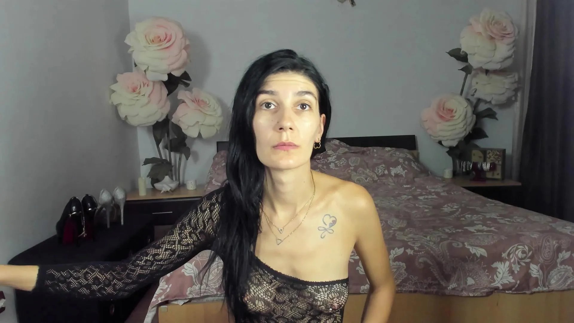 Offline Naughtylov3 on Cam4