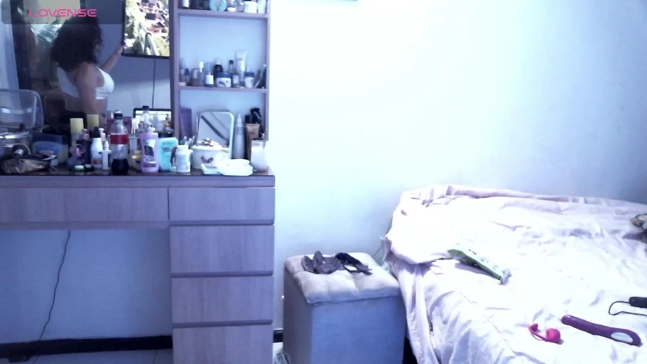 Offline ninfomana420 on Cam4