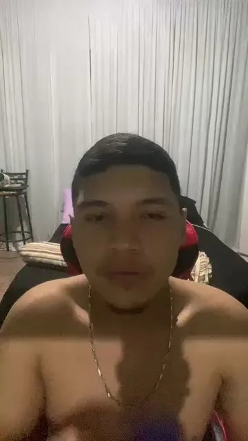 Offline Novinnhho on Cam4