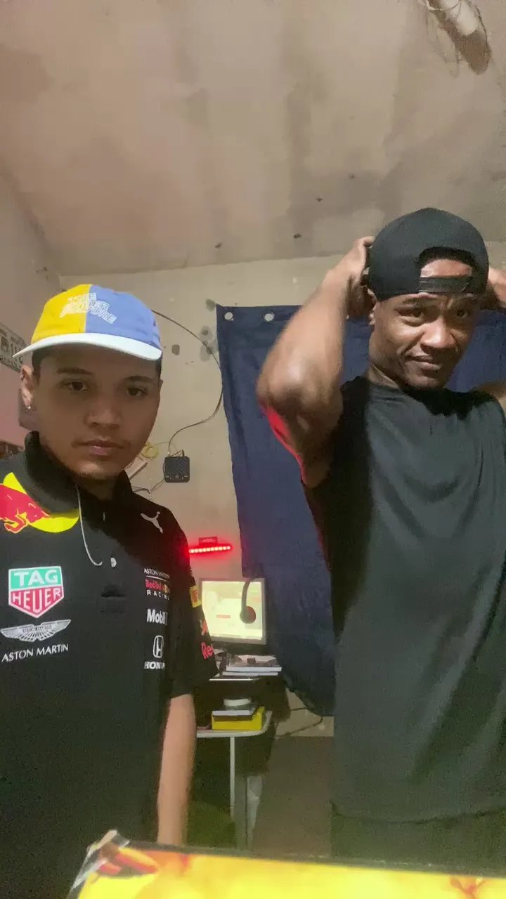 Offline Novinnhho on Cam4