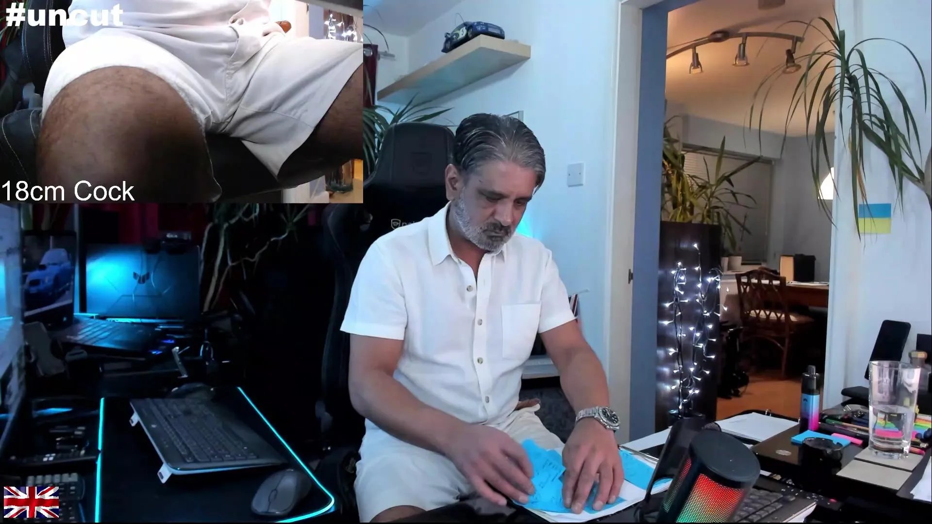 Offline OnlineBossUK on Cam4