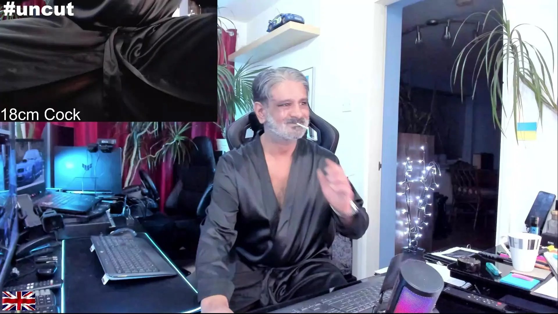 Offline OnlineBossUK on Cam4