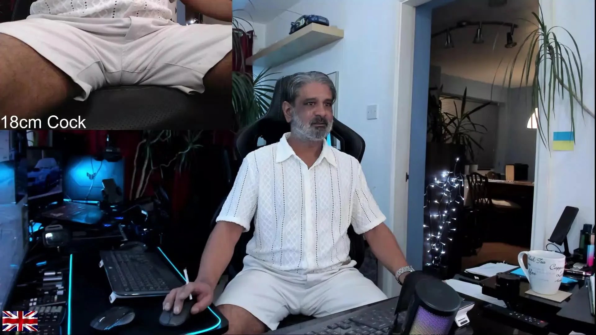 Offline OnlineBossUK on Cam4