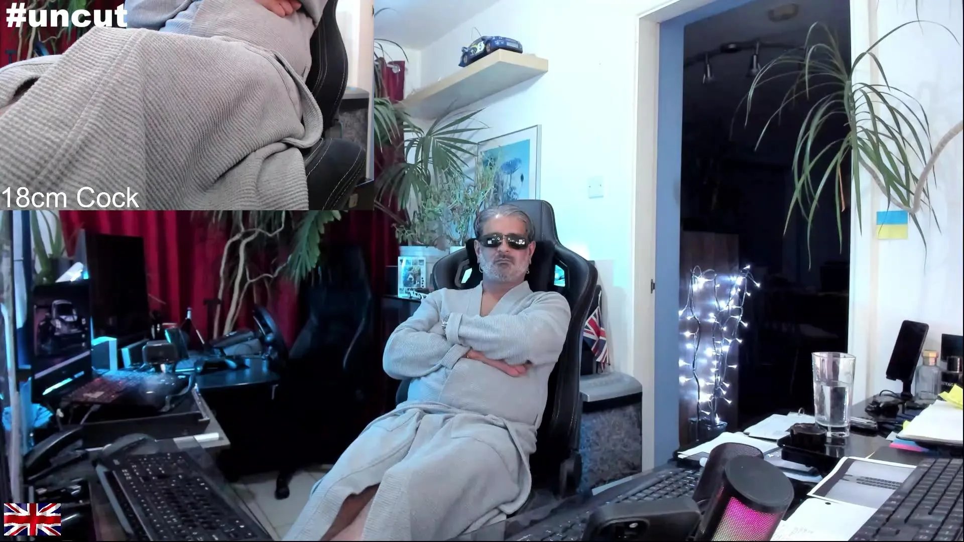 Offline OnlineBossUK on Cam4