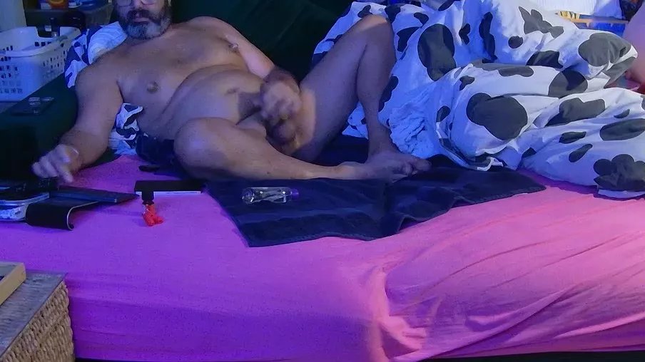 Offline openfree83 on Cam4