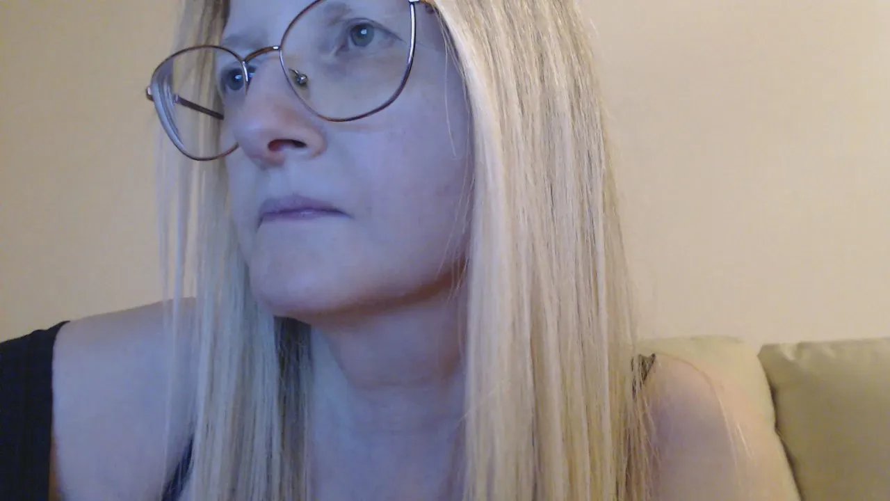 Offline orchideahot on Cam4