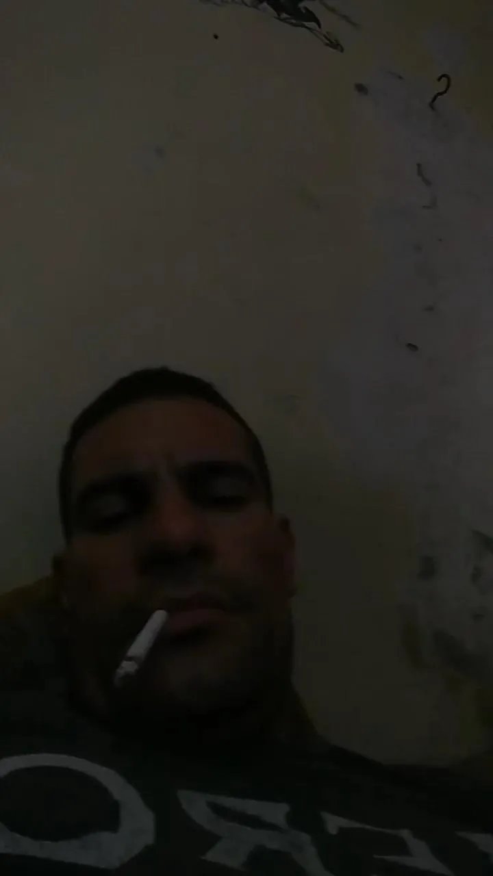 Offline Pablobull0718 on Cam4