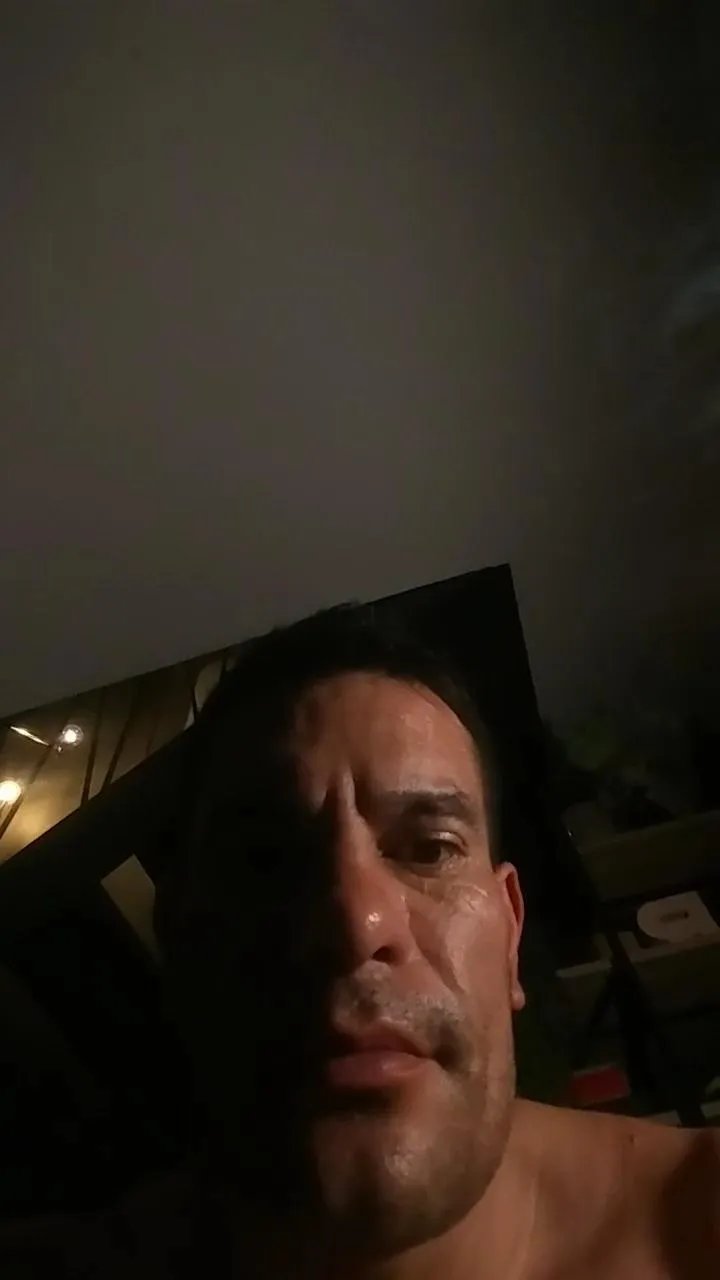 Offline Pablobull0718 on Cam4